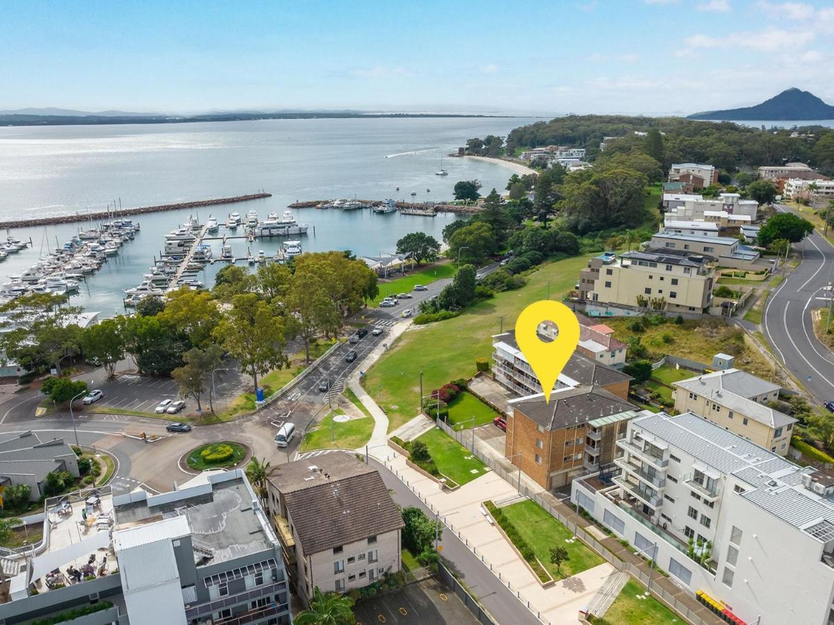 Teramby Court, 10,104 Magnus Street - Unit In Nelson Bay Cbd, With Water Views, Air Con And Wi-Fi Apartment ภายนอก รูปภาพ